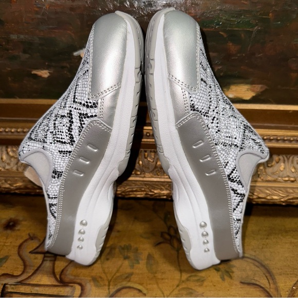 Easy Spirit Travel Time Slip On mule Gray Silver Sparkle Snake Pattern Size 8 M - Picture 15 of 16